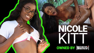 Mofos - Nicole Kitt a fullos hatalmas csöcsű néger picsa
