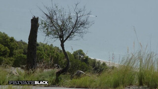 PrivateBlack - Carolina Savage popóba tolva a billiárd asztalon