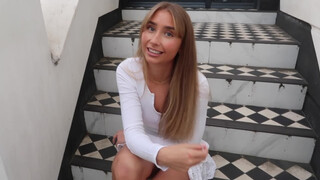 Lily Phillips a szomszéd sráccal baszik