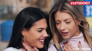Apolonia Lapiedra és Rebecca Volpetti kolumbiai tini erotikus leszbi porno
