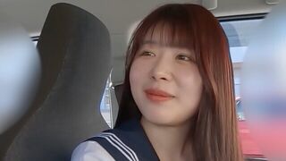 Kasumi-chan, a dögös riporternövendék kocsiban cumizza és kézimunkázza a dákót